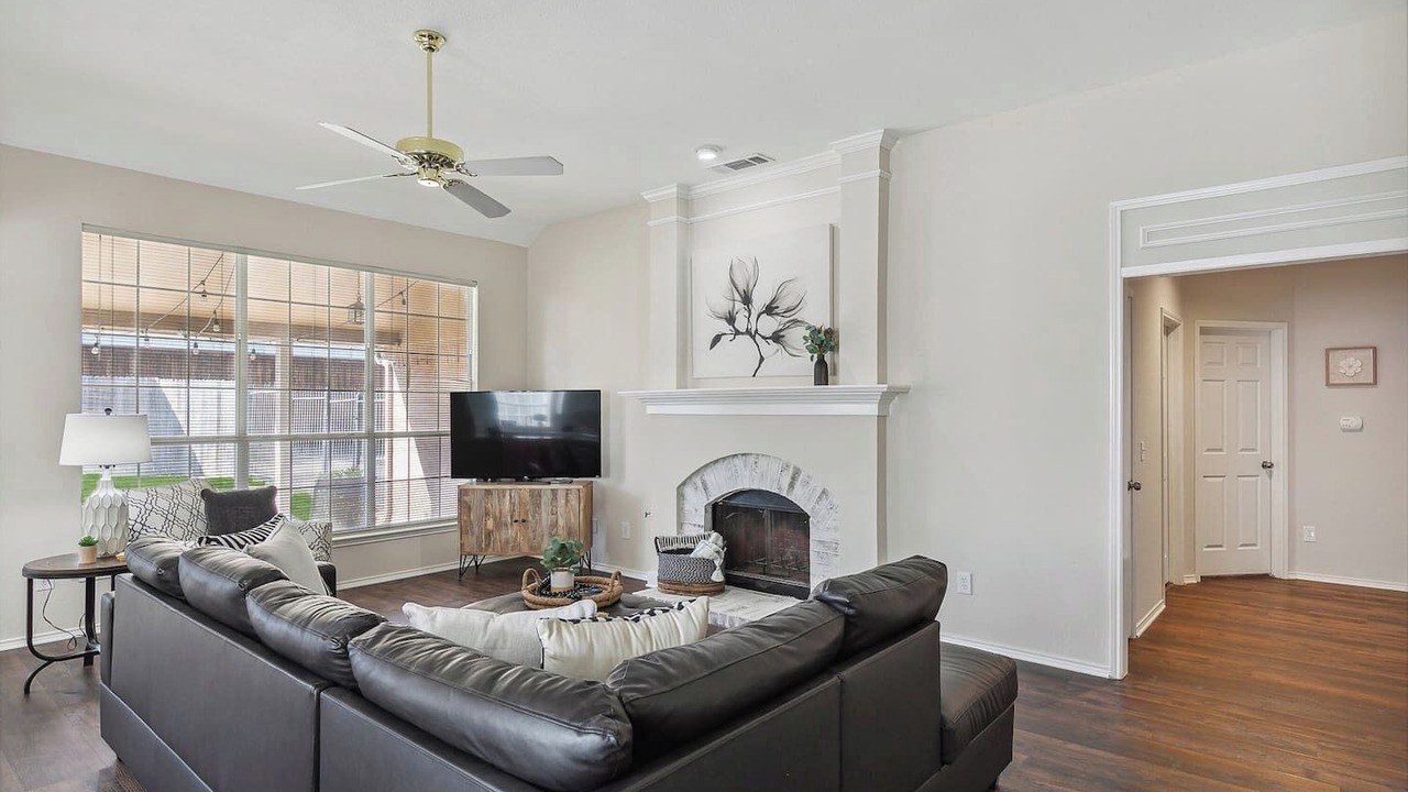 Photo of Livingroom in Flower Mound