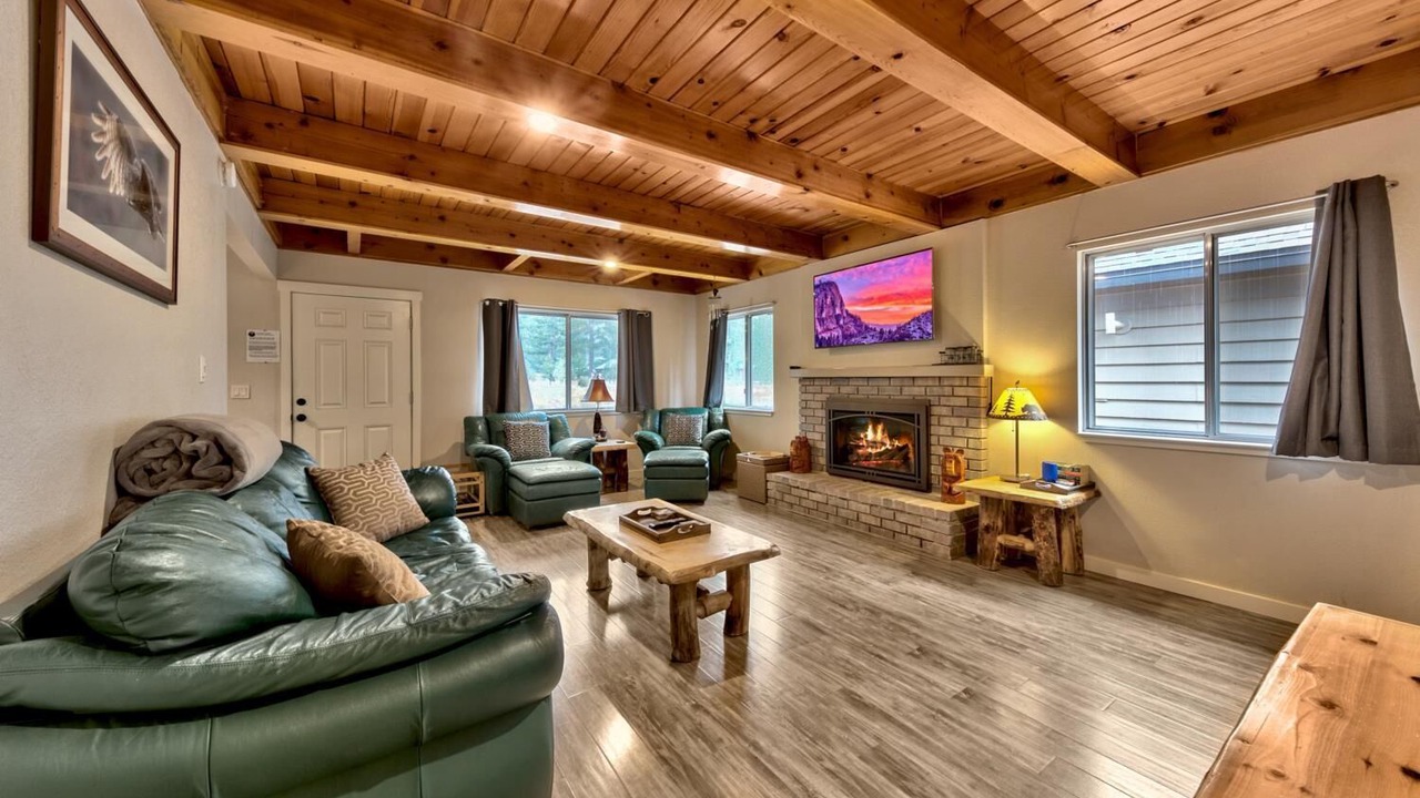 Photo of Livingroom in Christmas Valley