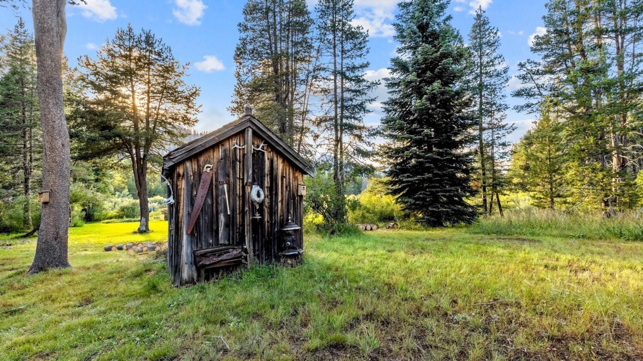 Photo of Outdoor in Christmas Valley