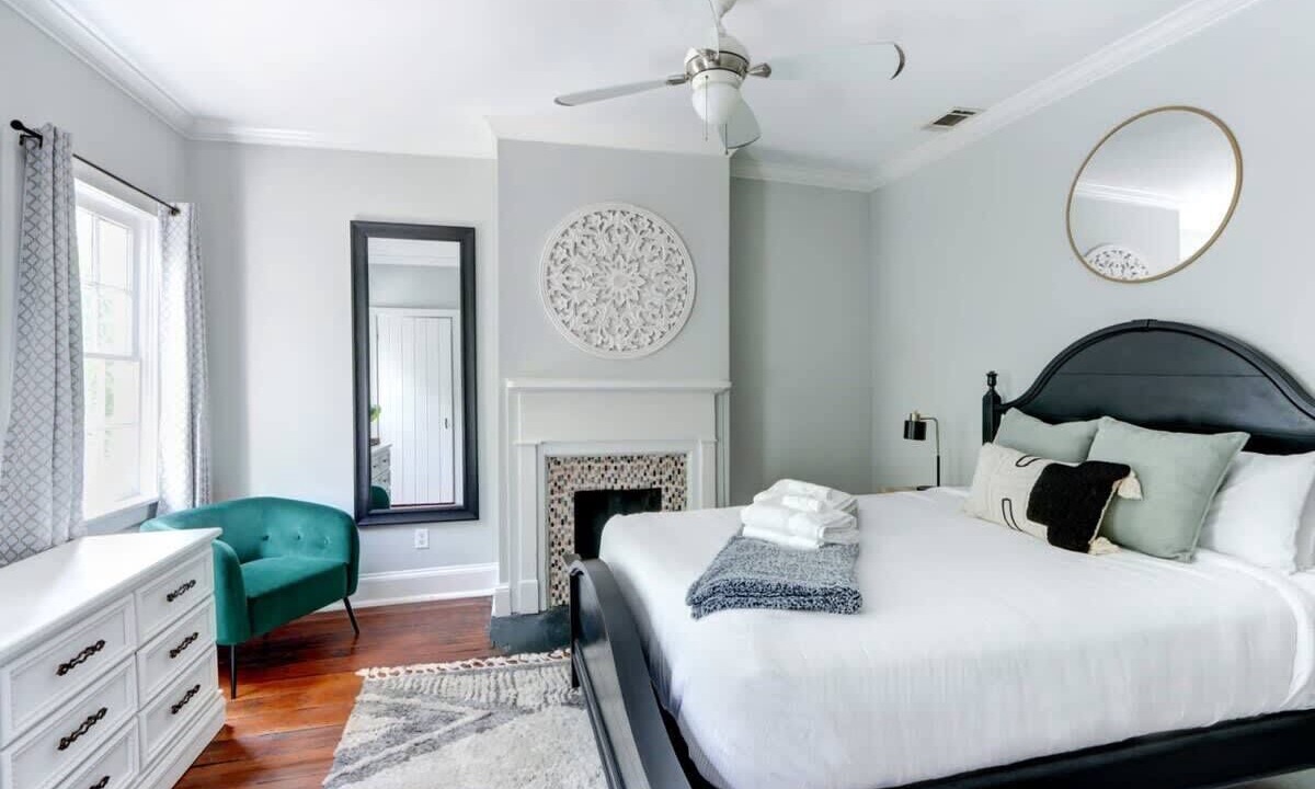 Photo of Bedroom in Beach Institute