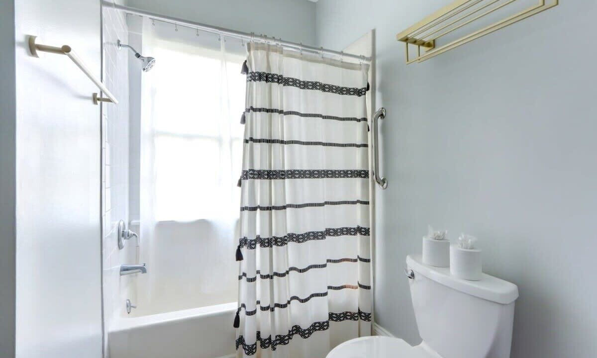 Photo of Bathroom in Beach Institute