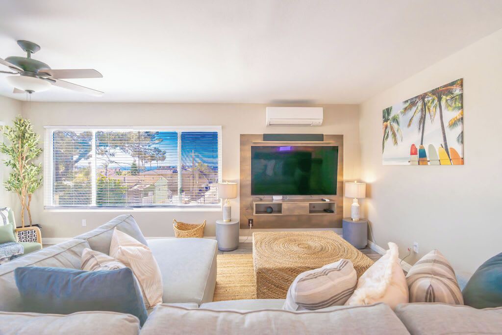 Photo of Livingroom in North Pacific Beach