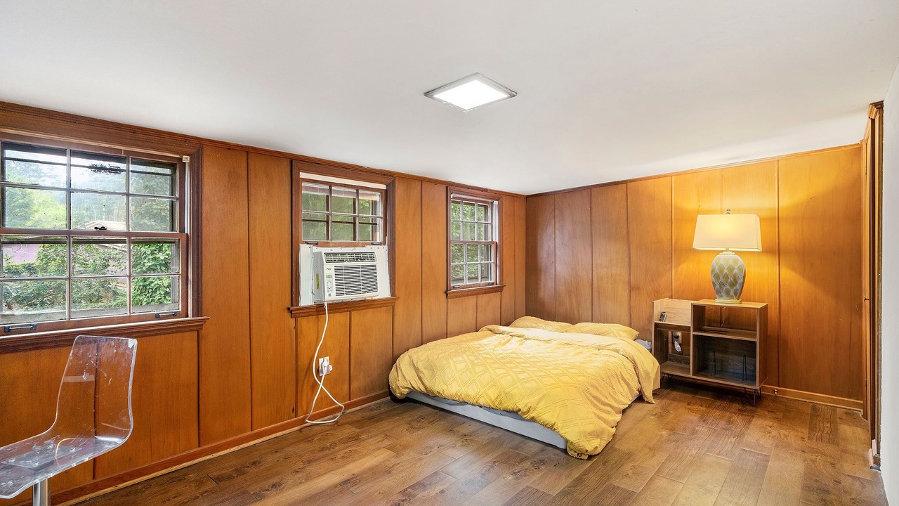 Photo of Bedroom in Briarcliff Heights