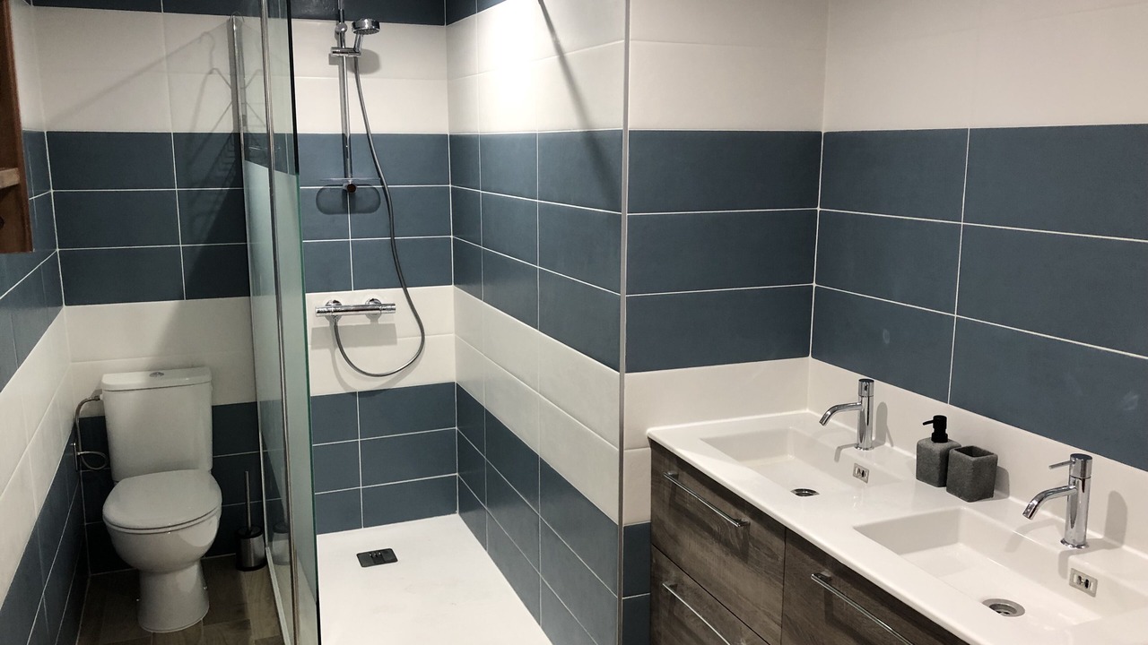 Photo of Bathroom in Ecuelles