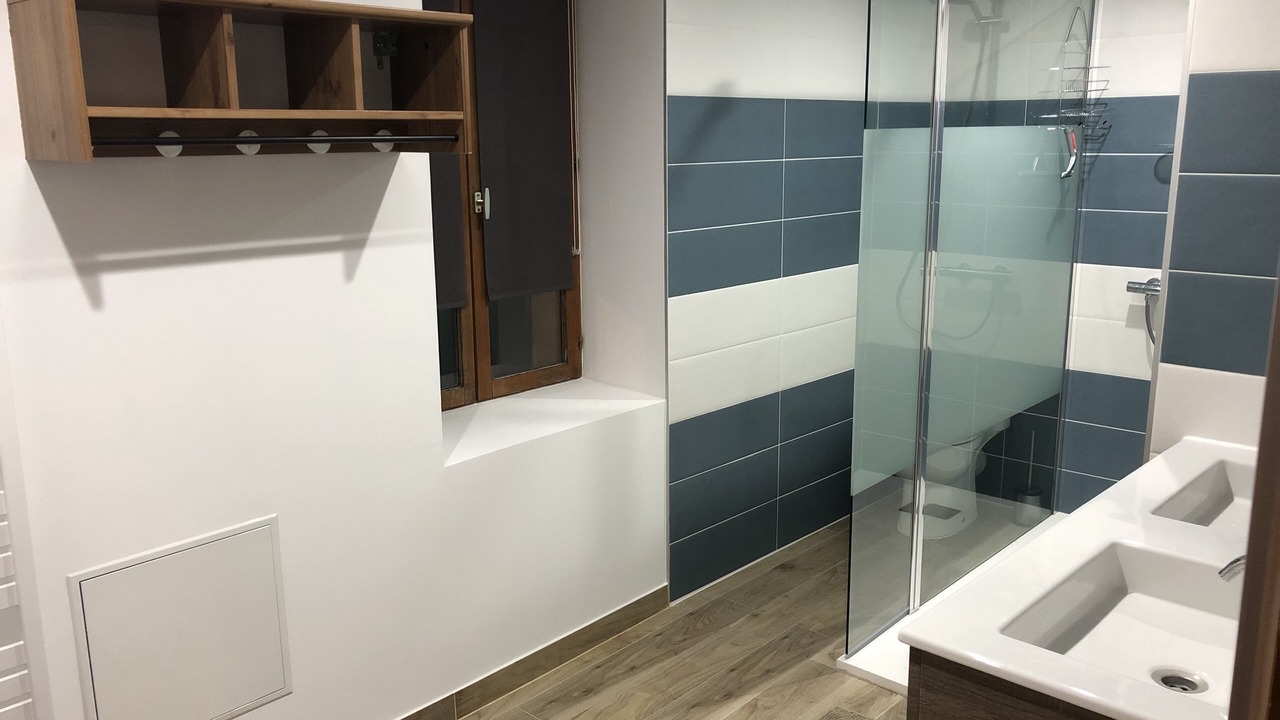 Photo of Bathroom in Ecuelles