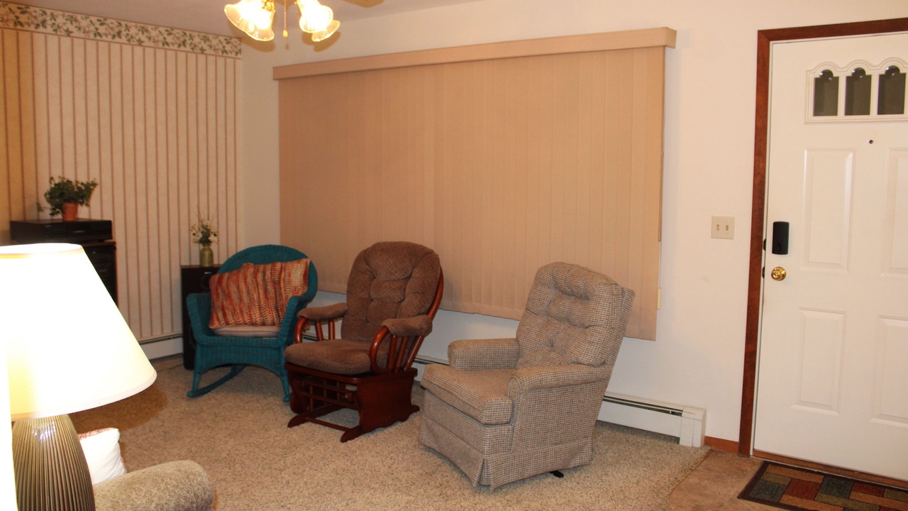 Photo of Livingroom in Iowa City