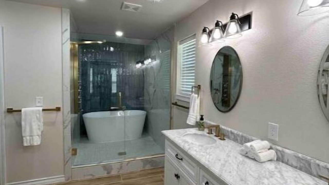 Photo of Bathroom in Canyon