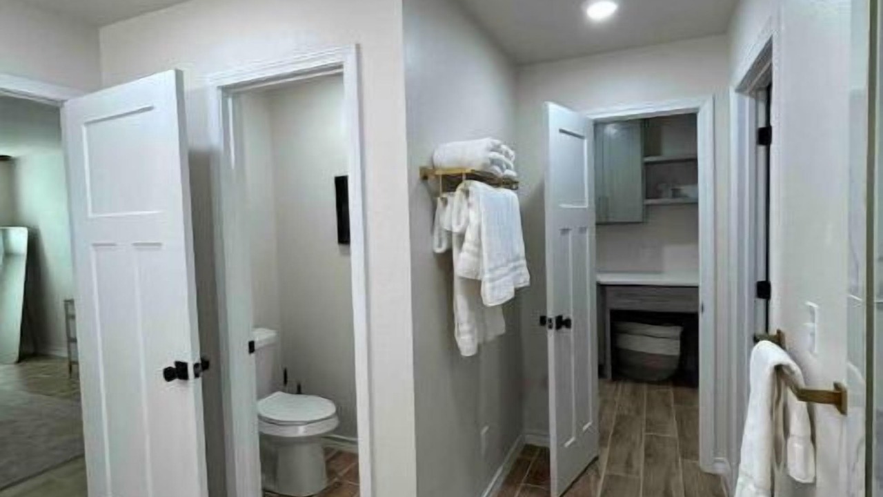 Photo of Bathroom in Canyon