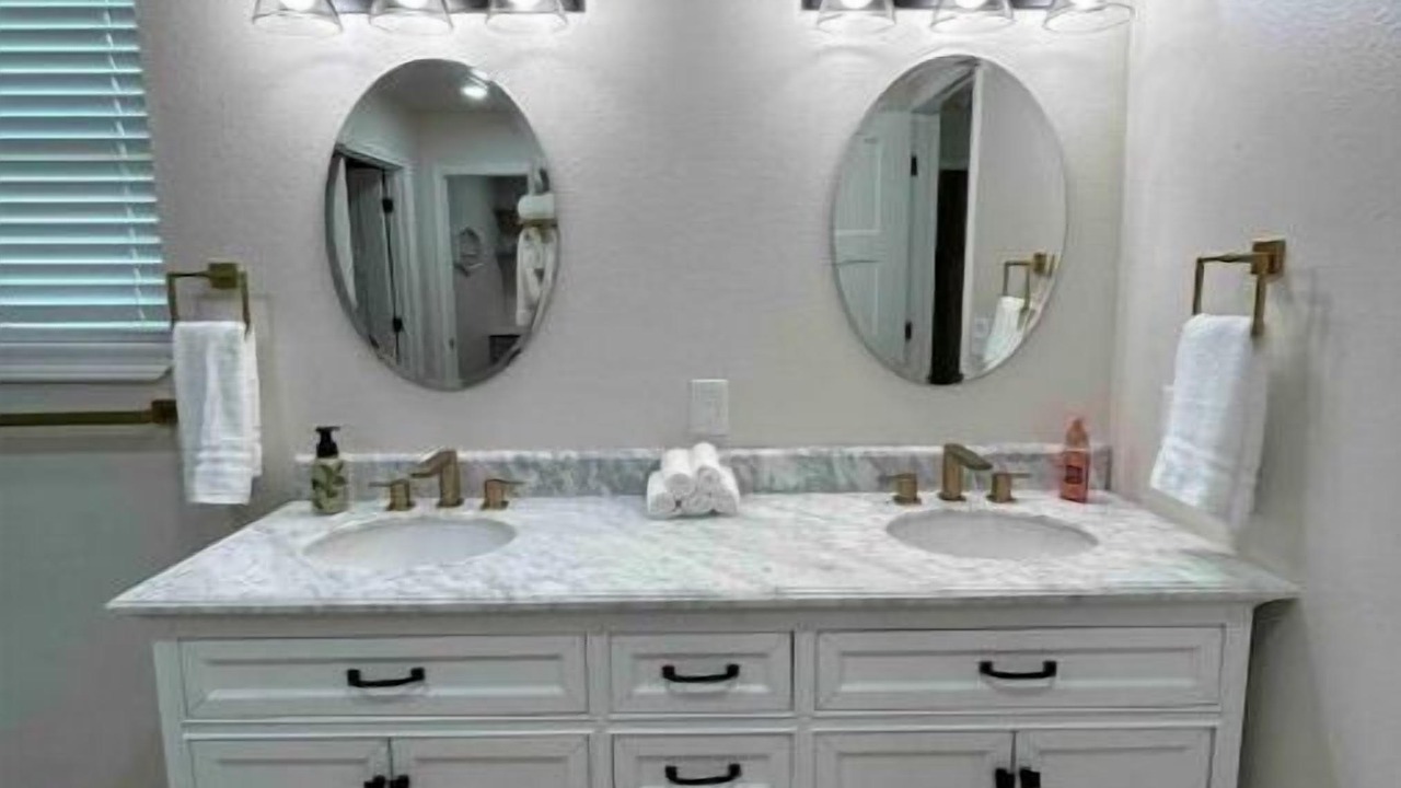 Photo of Bathroom in Canyon