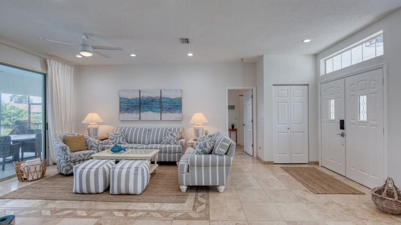 Photo of Livingroom in Palm Harbor