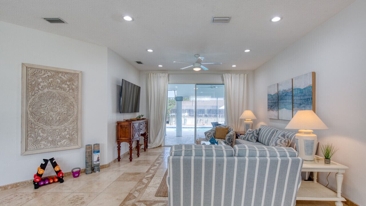 Photo of Livingroom in Palm Harbor