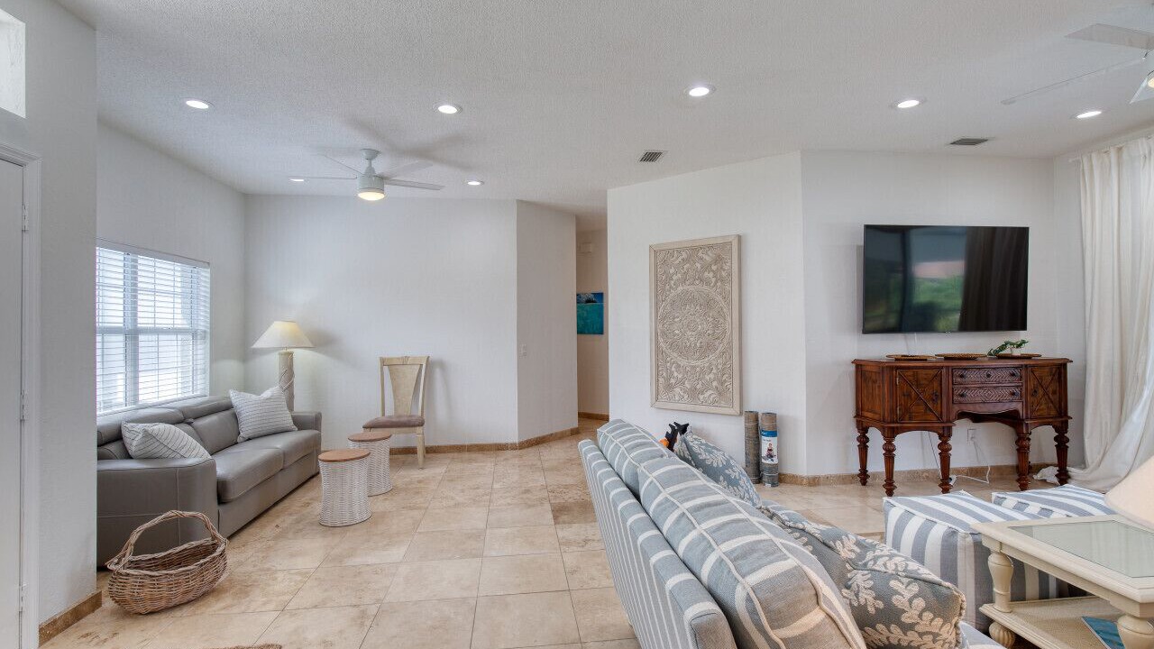 Photo of Livingroom in Palm Harbor