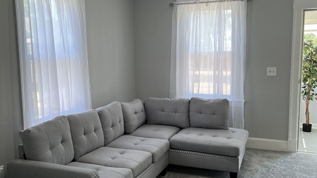 Photo of Livingroom in Center
