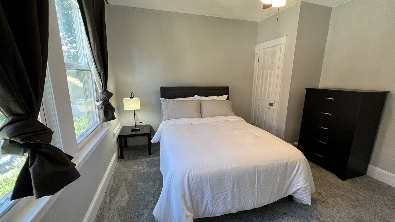 Photo of Bedroom in Center