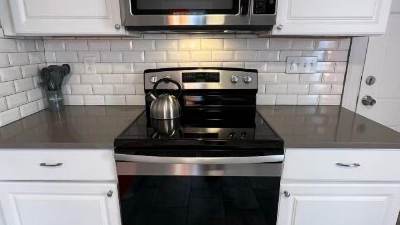 Photo of Kitchen in Center