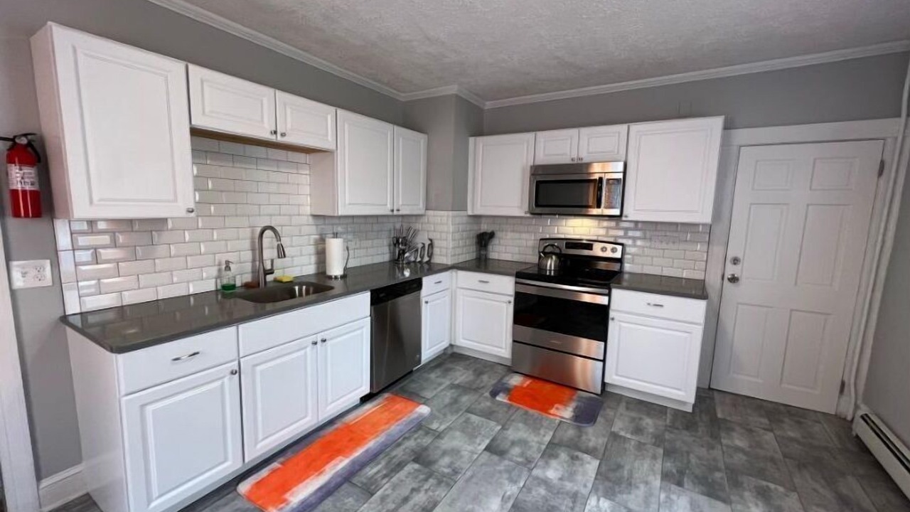 Photo of Kitchen in Center