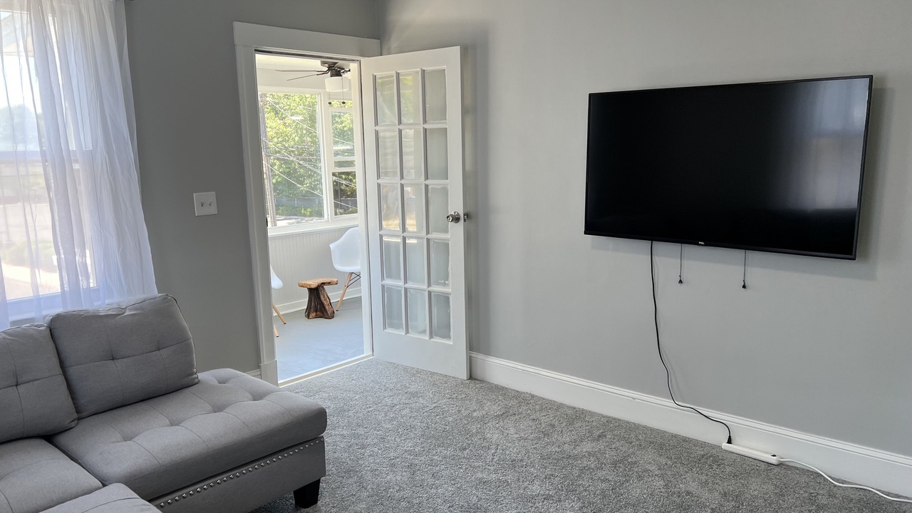 Photo of Livingroom in Center