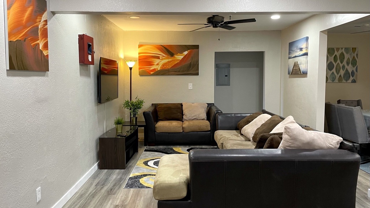 Photo of Livingroom in Corridor