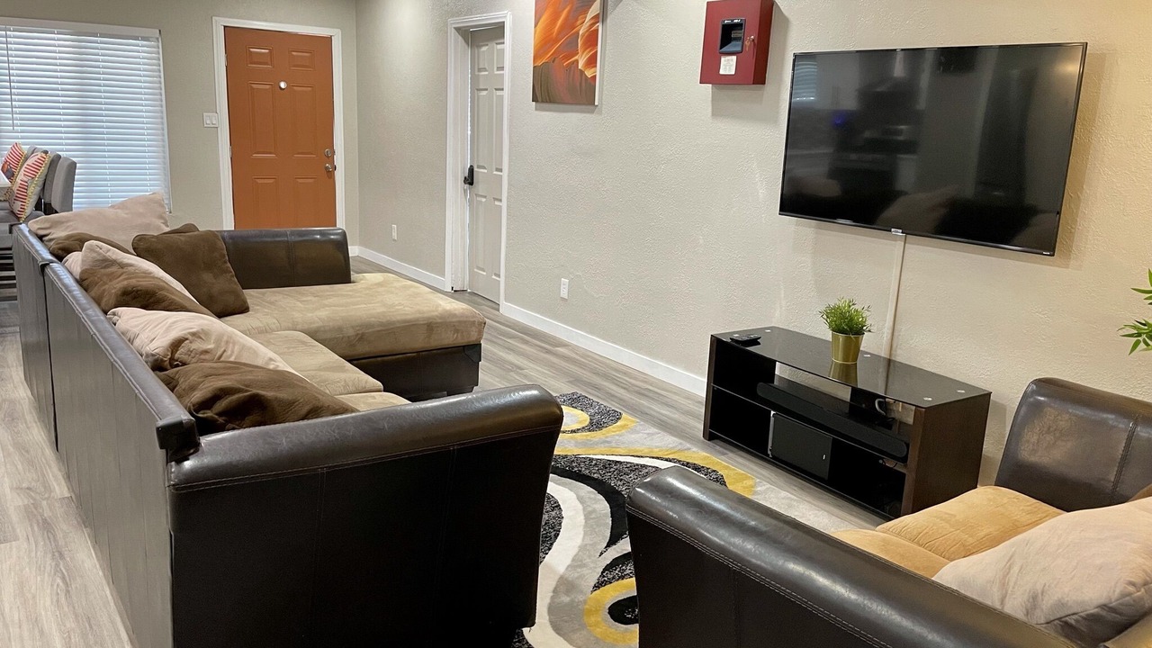 Photo of Livingroom in Corridor