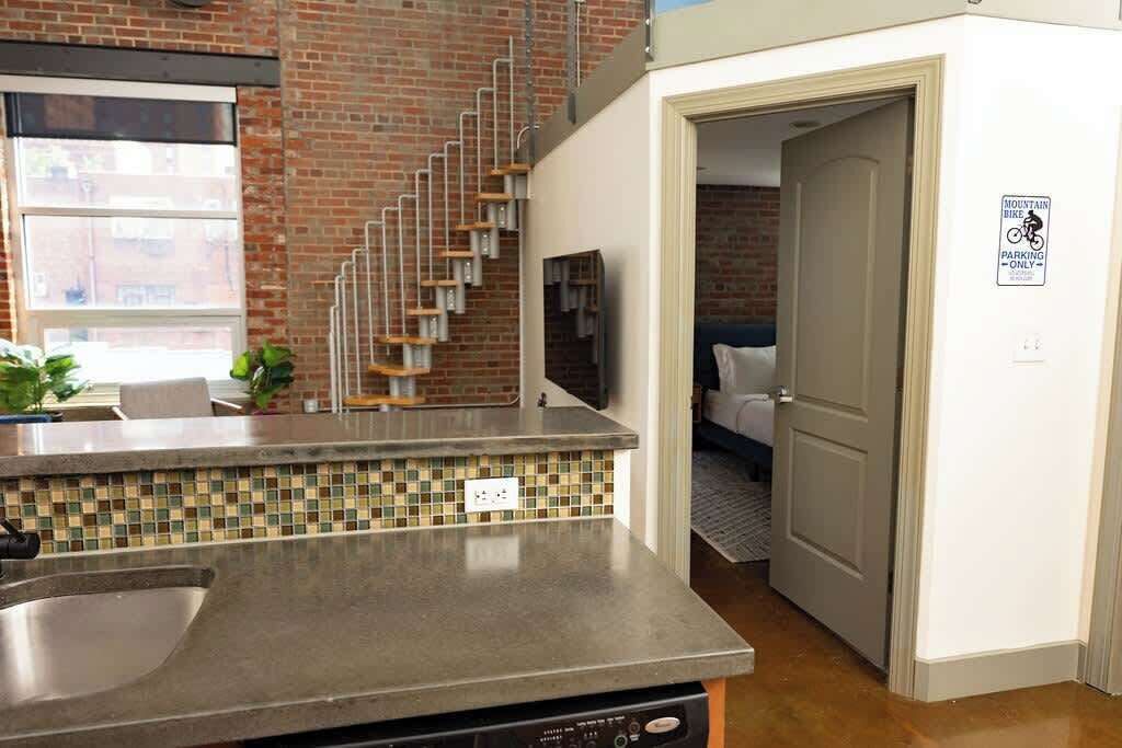 Photo of Others in Roanoke