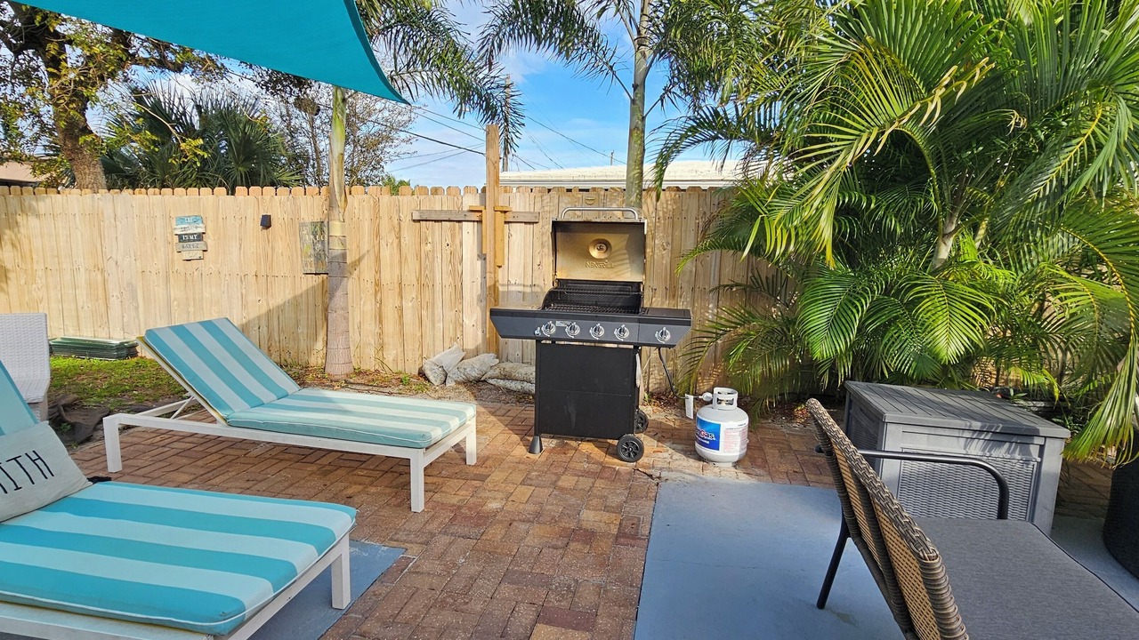 Photo of Patio Balcony in Central Oakland Park