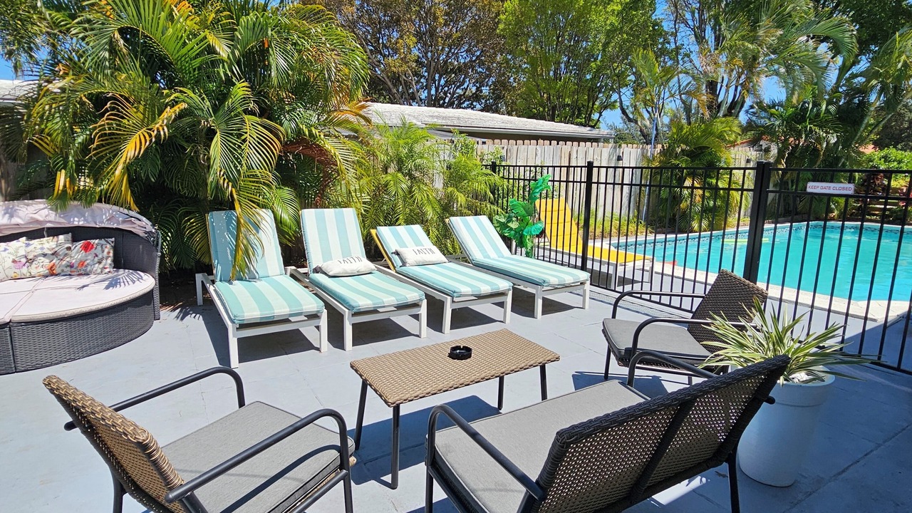 Photo of Patio Balcony in Central Oakland Park