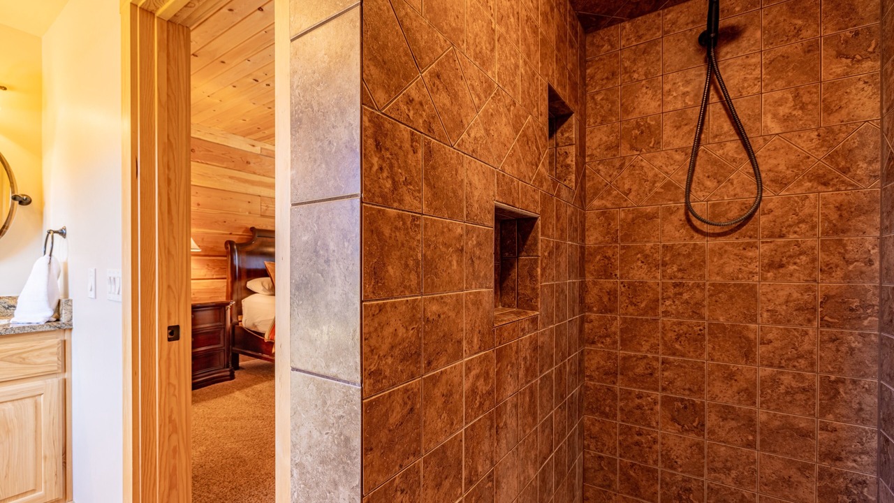 Photo of Bathroom in Wapiti