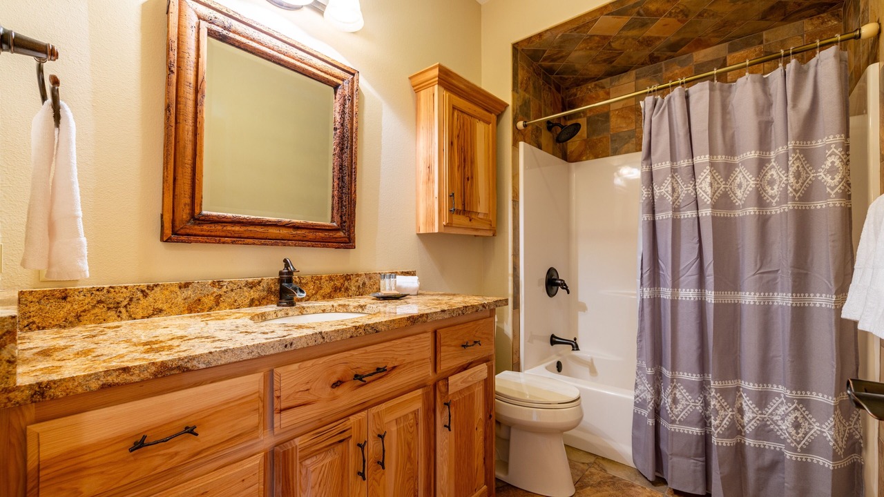 Photo of Bathroom in Wapiti