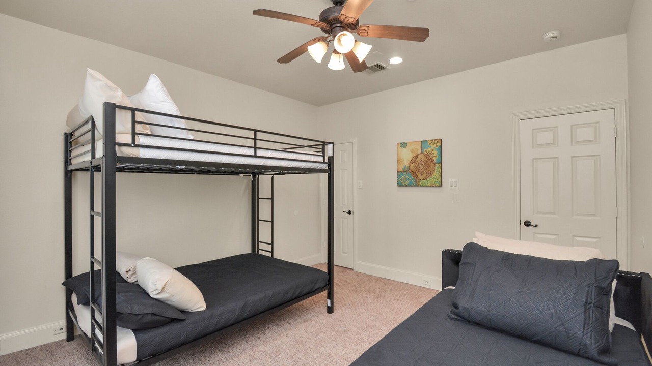 Photo of Bedroom in Woodlake - Briar Meadow