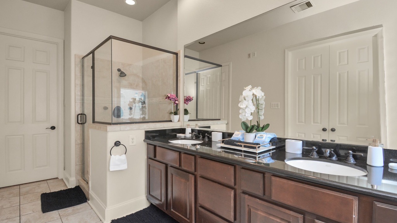Photo of Bathroom in Woodlake - Briar Meadow