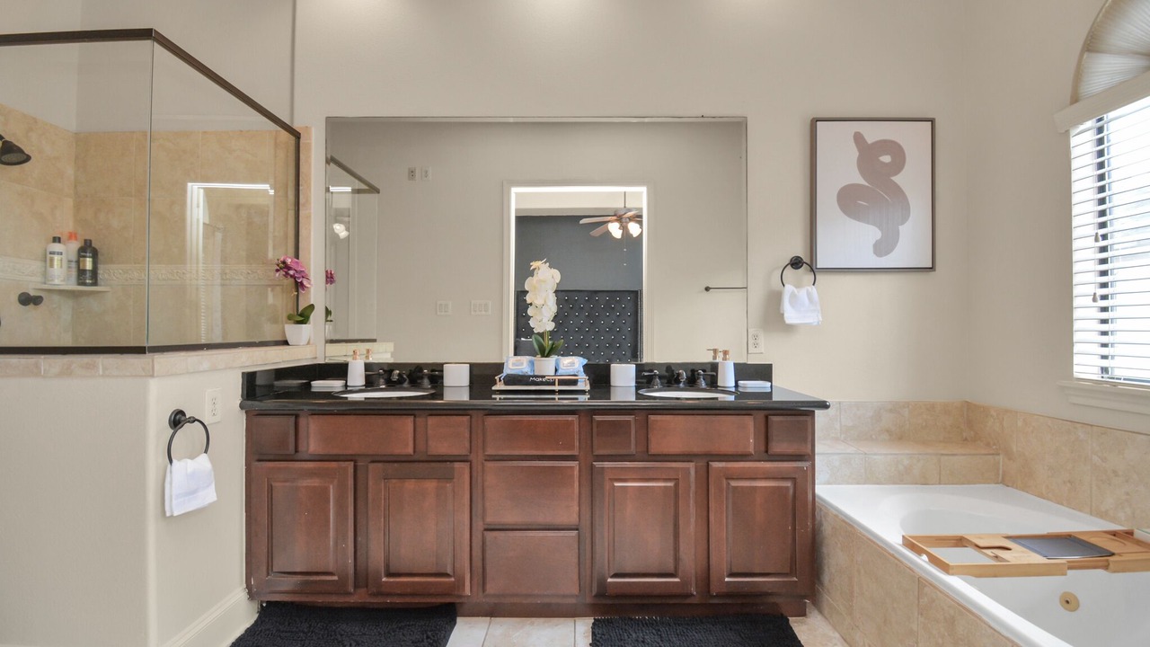 Photo of Bathroom in Woodlake - Briar Meadow