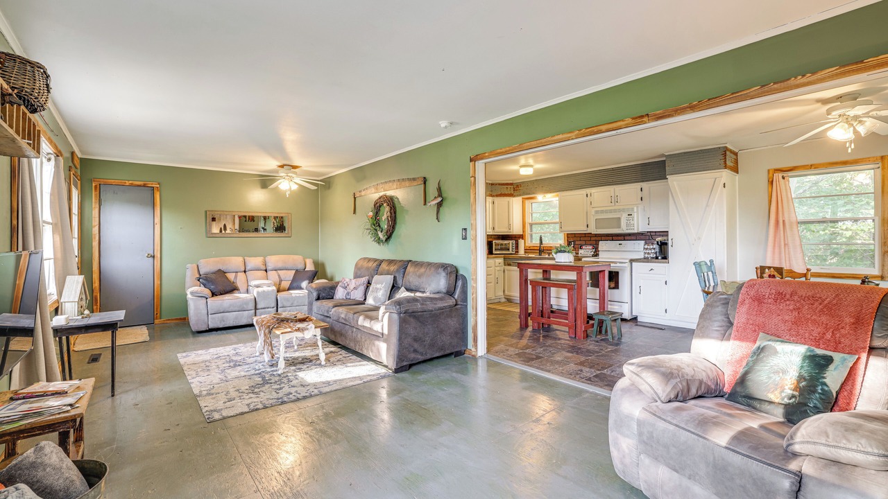 Photo of Livingroom in Cassville