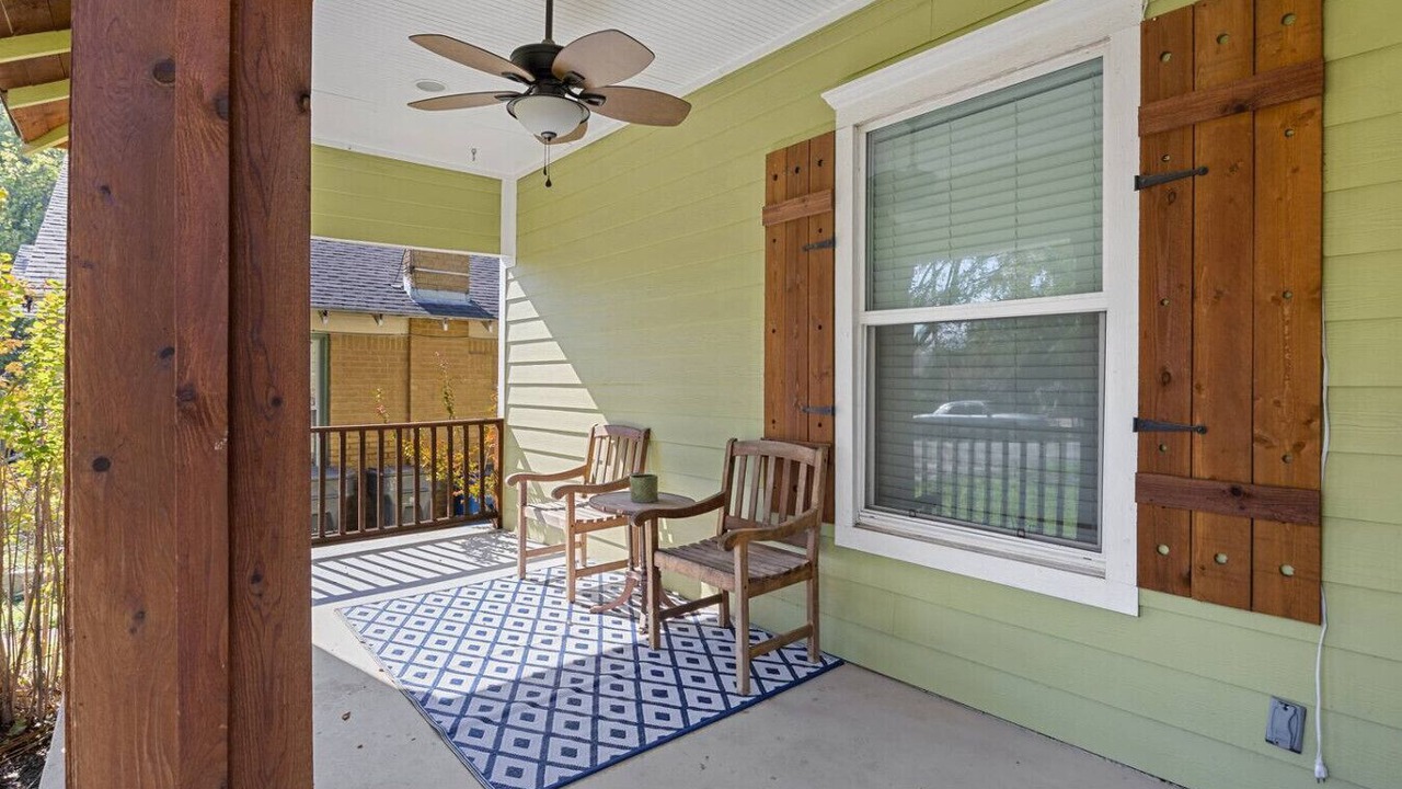 Photo of Patio Balcony in Oak Cliff