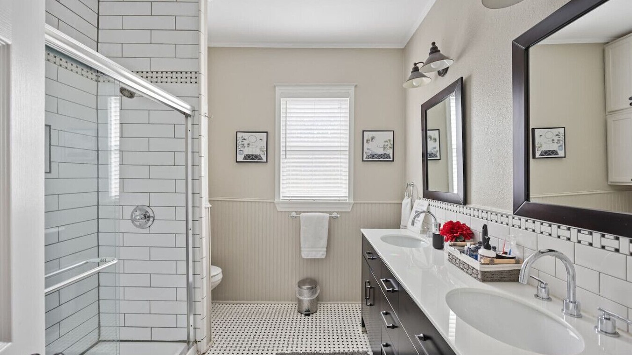 Photo of Bathroom in Oak Cliff