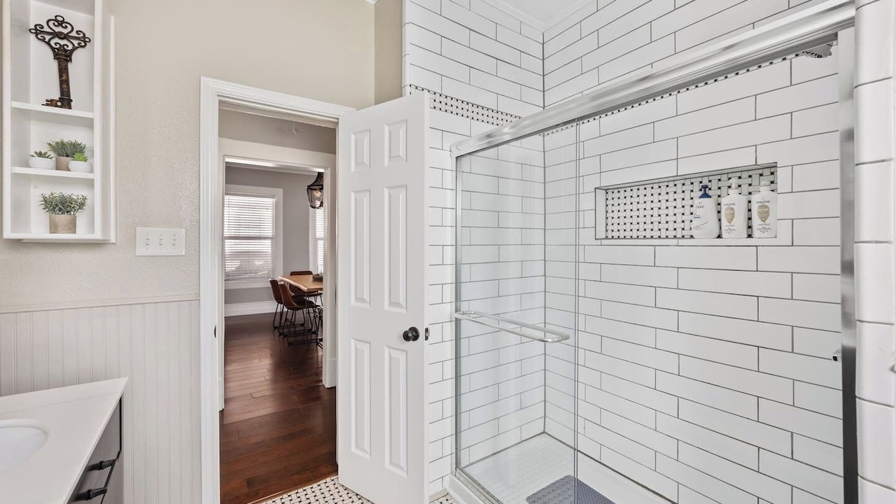 Photo of Bathroom in Oak Cliff