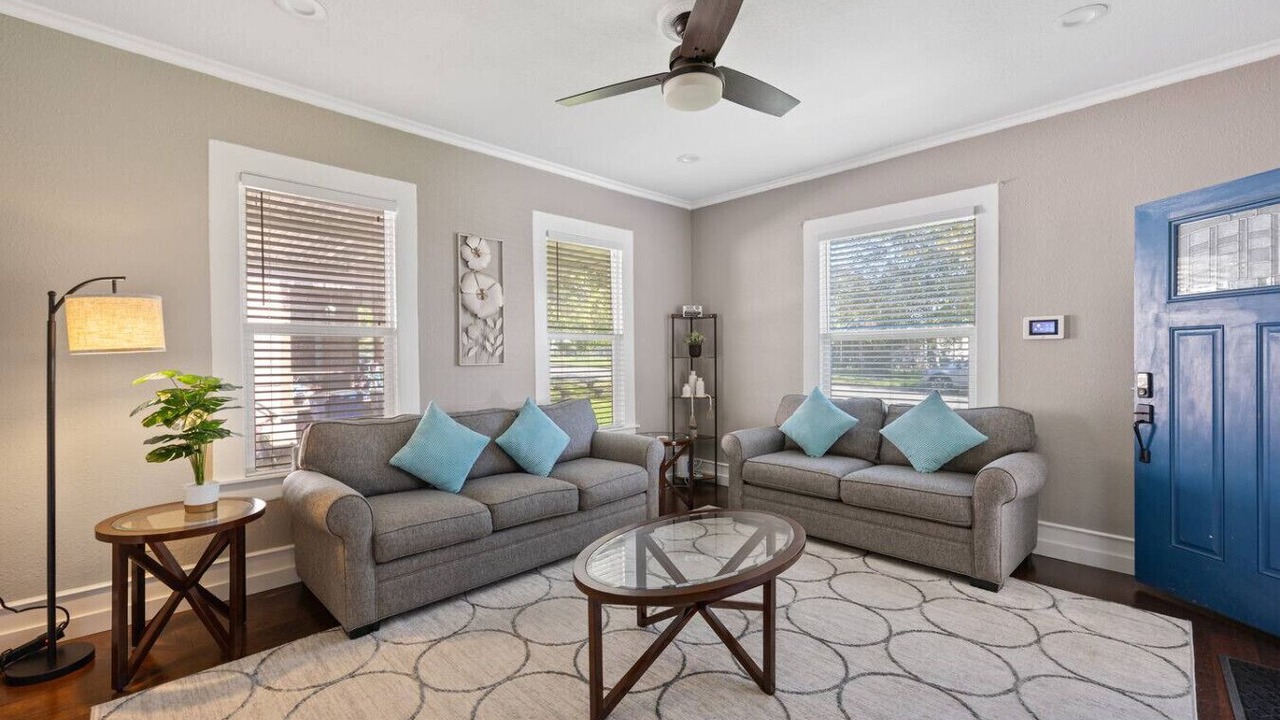 Photo of Livingroom in Oak Cliff