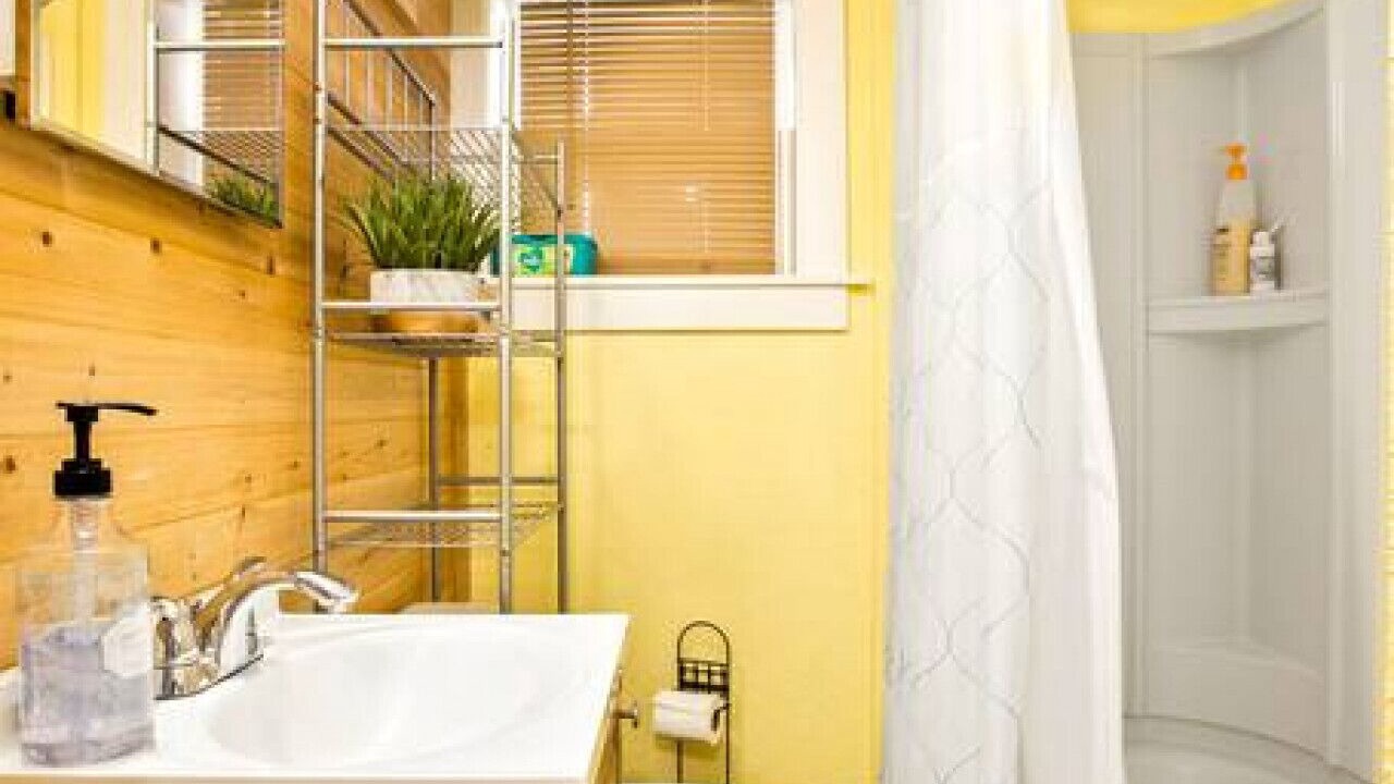 Photo of Bathroom in Central - Terry