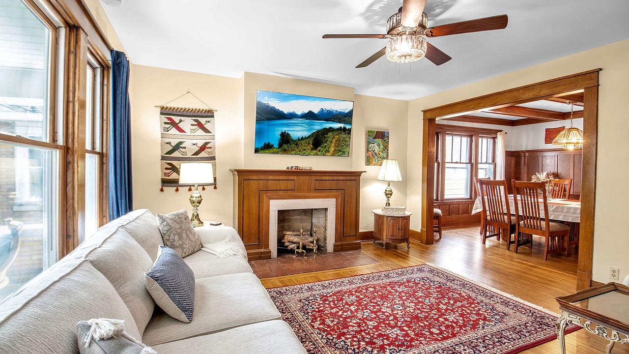 Photo of Livingroom in Black Rock