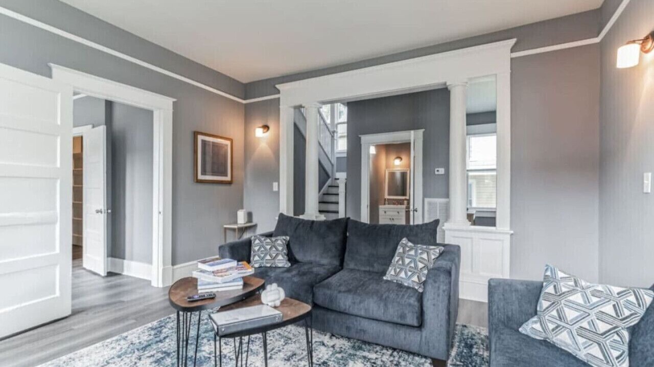 Photo of Livingroom in Downtown
