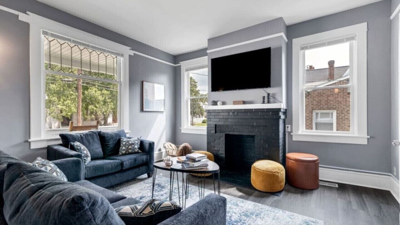 Photo of Livingroom in Downtown