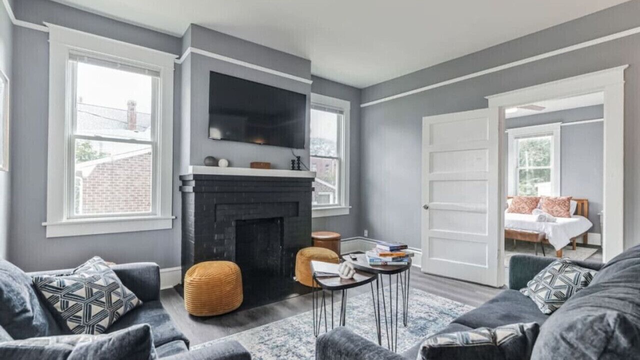 Photo of Livingroom in Downtown