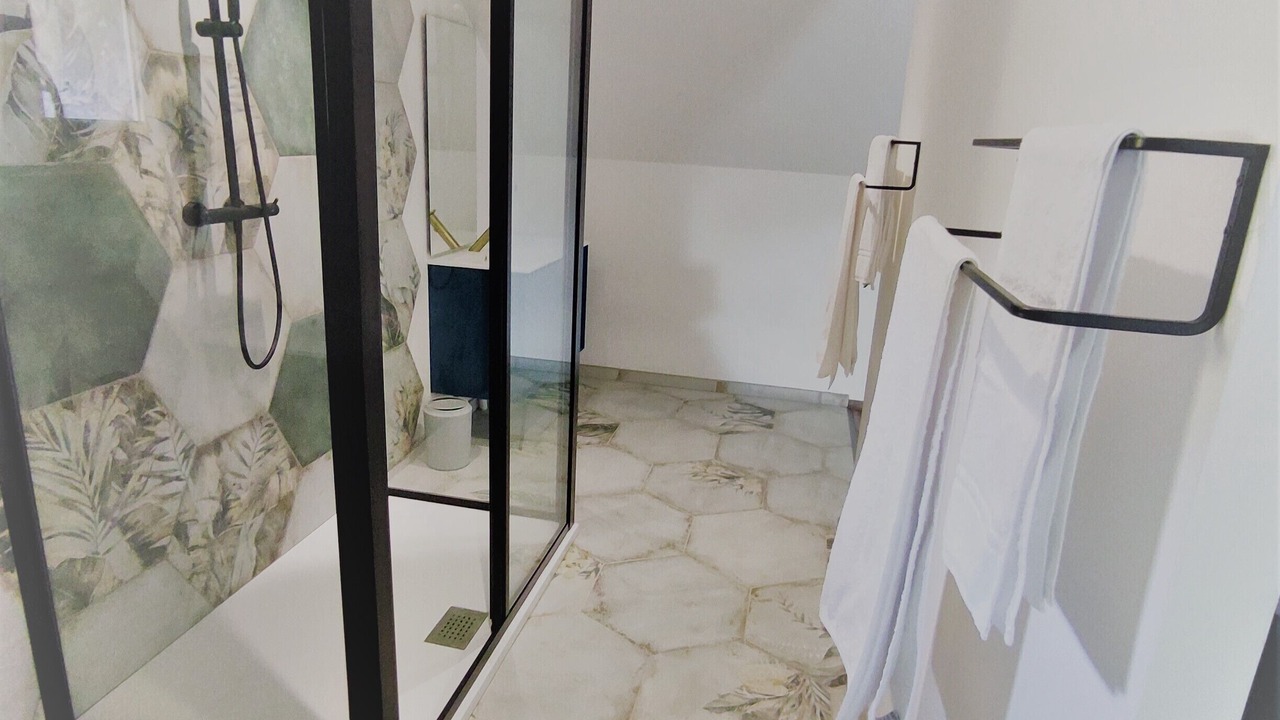 Photo of Bathroom in Saint-Jean-de-Vaux