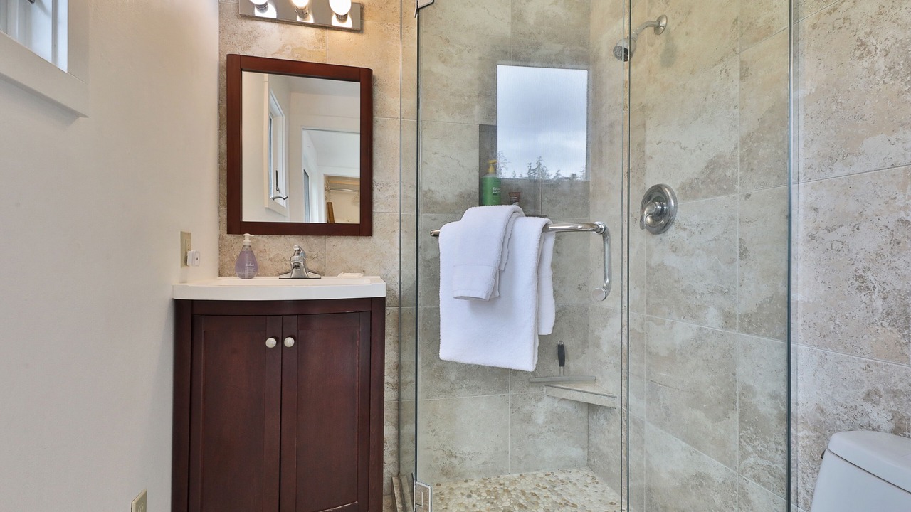 Photo of Bathroom in Lagoon Point