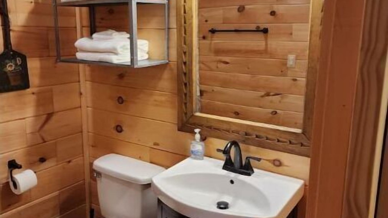 Photo of Bathroom in Frenchburg