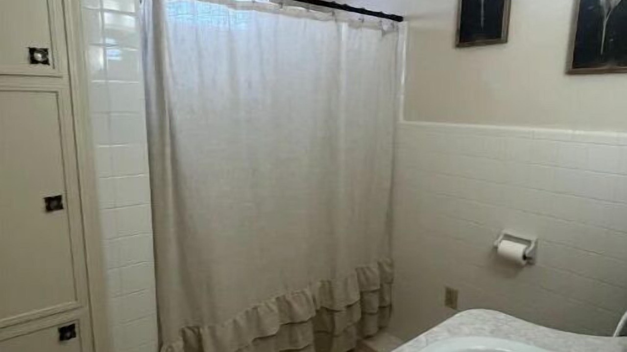 Photo of Bathroom in Sylvester