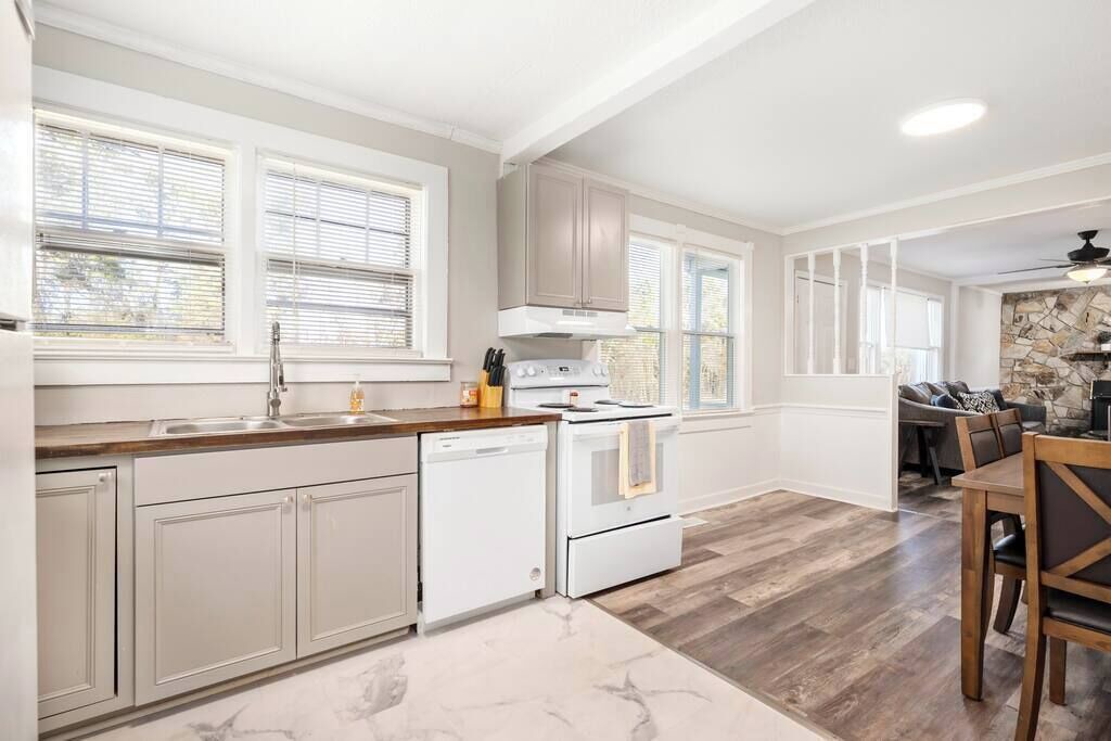Photo of Kitchen in Central