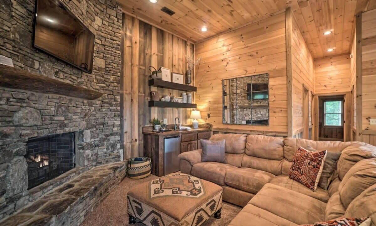 Photo of Livingroom in Ridges Over the Lake