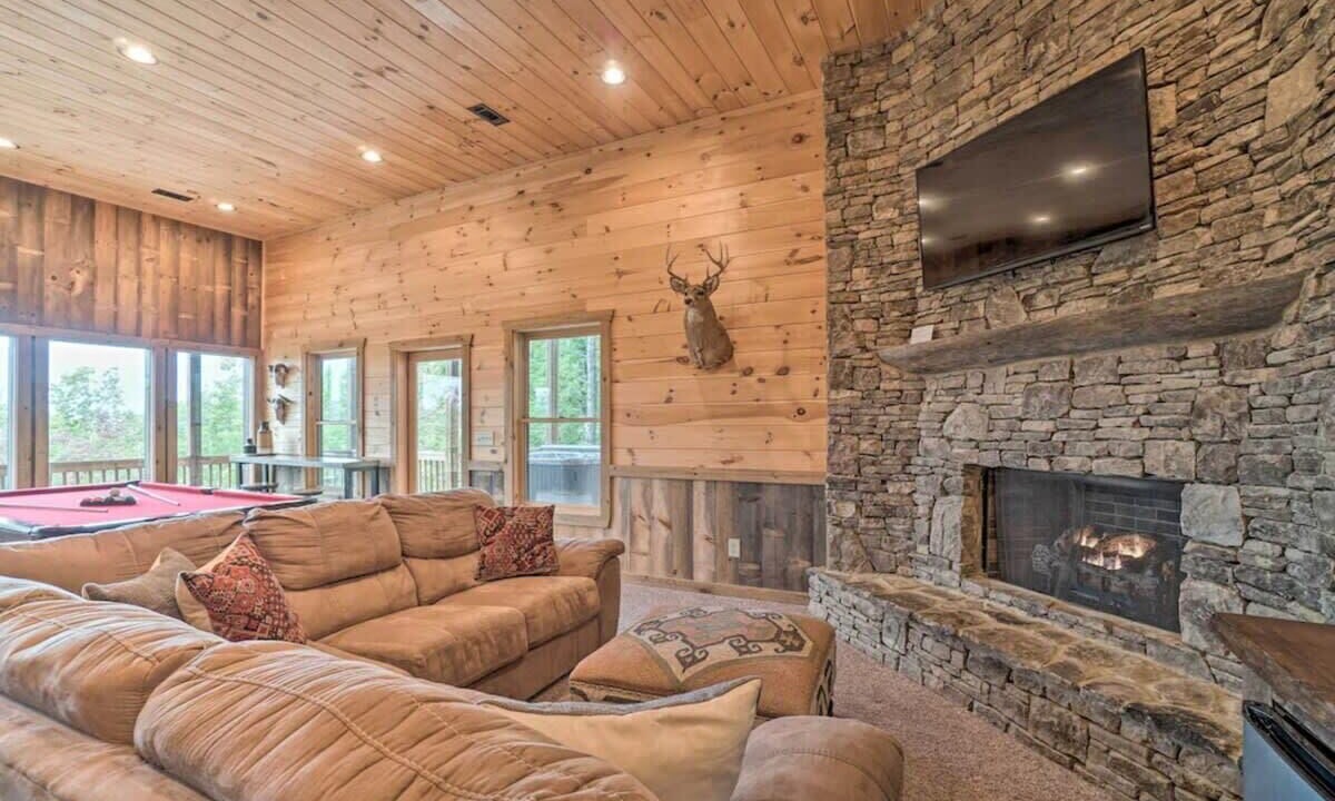 Photo of Livingroom in Ridges Over the Lake