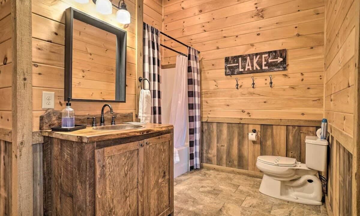 Photo of Bathroom in Ridges Over the Lake