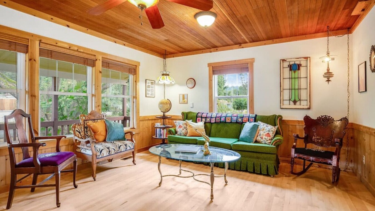 Photo of Livingroom in Fall City